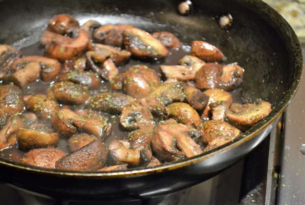 Sauteed Baby Bella Mushrooms with Red Wine Sauce
